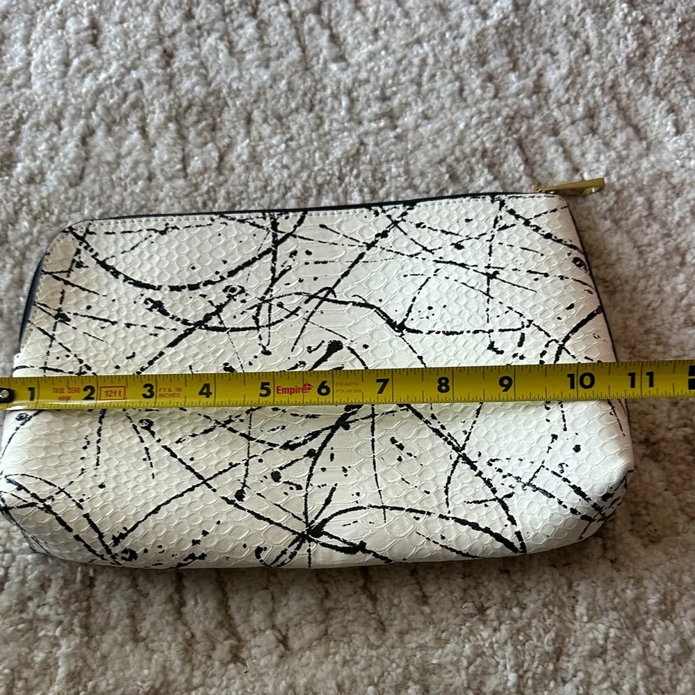 Estée Lauder cosmetic bag